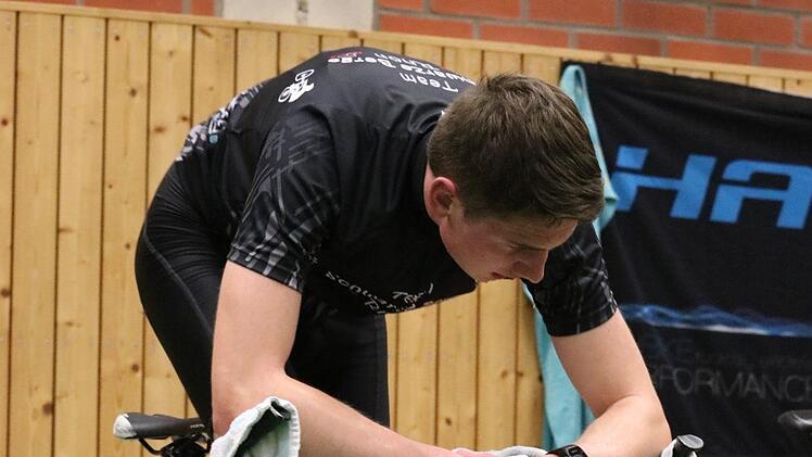 Die Mountainbike-Szene wächst. Während in der Halle fleißig trainiert wird, planen die Verantwortlichen neue Routen in der Rhön.Sebastian Schmitt