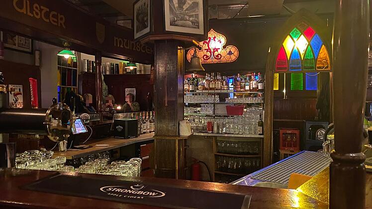 Erlangen: Irish Pub "Goldener Mond" feierte Wiedereröffnung - "breites Lächeln zu sehen und zu spüren"