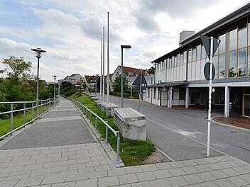 Vor der Sporthalle am Georgendamm in Bamberg spielte sich der Vorfall ab, um den es bei Gericht geht. Foto: Ronald Rinklef