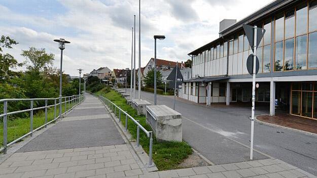 Vor der Sporthalle am Georgendamm in Bamberg spielte sich der Vorfall ab, um den es bei Gericht geht. Foto: Ronald Rinklef