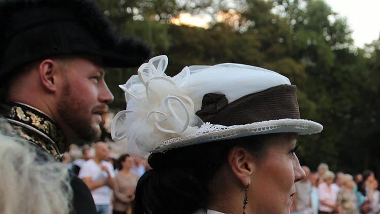 Bianca und Michael Martin als historischer Oberbereiter und Gattin aus der K.u.K. Monarchie  Foto: Werner Vogel