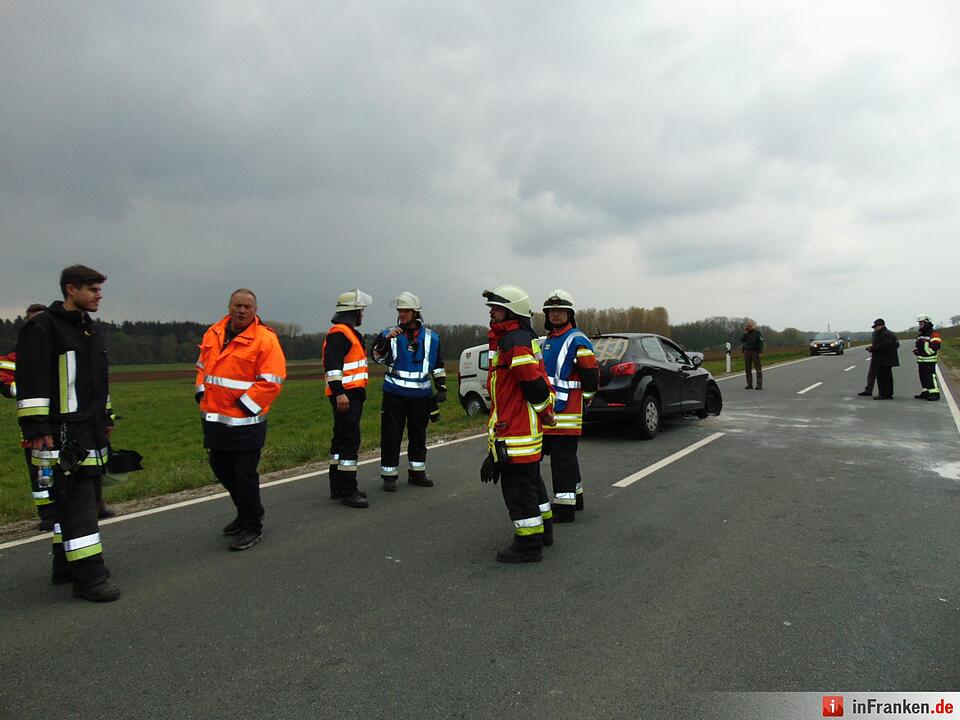 Frontalcrash im Landkreis Forchheim - mehrere Verletzte