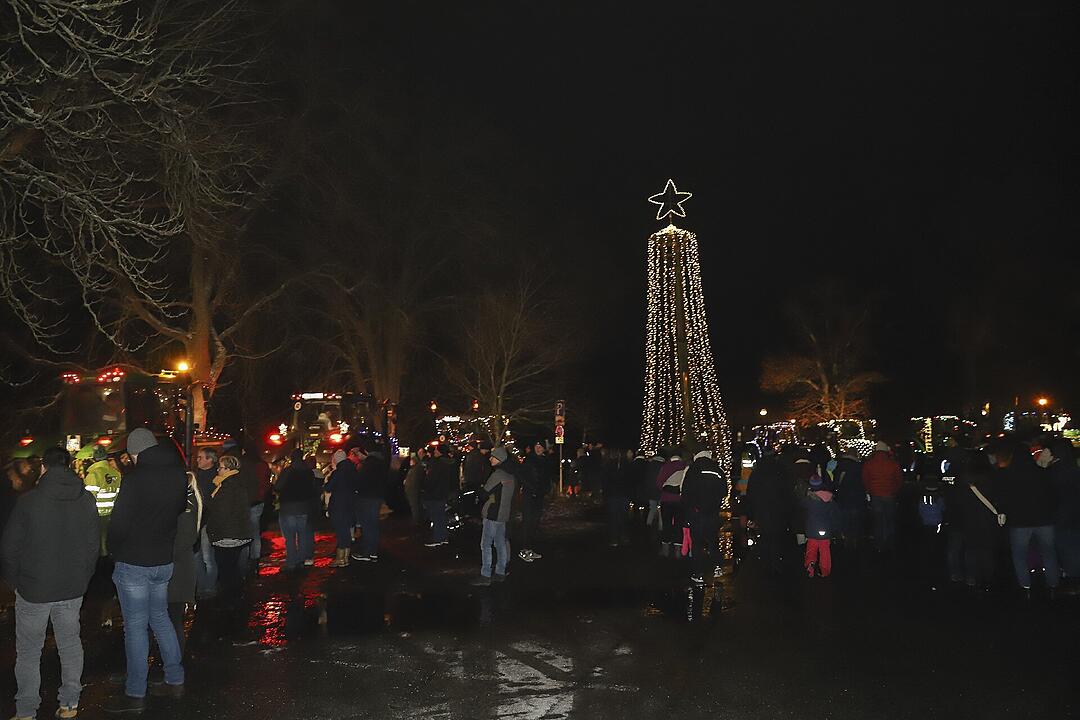 In Kulmbach durfte die beliebte Lichterfahrt der Traktoren stattfinden.