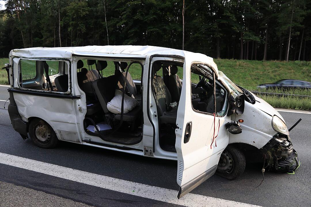 A3 bei Altdorf: 19-Jähriger aus Auto geschleudert