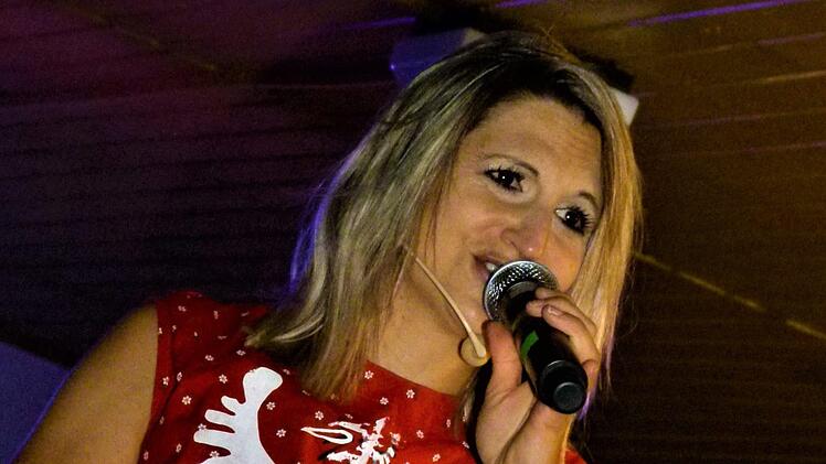 Gut 200 Besucher waren gekommen, um das Konzert mit "Susal - der Partyhexe" live zu erleben. Foto: Werner Reißaus