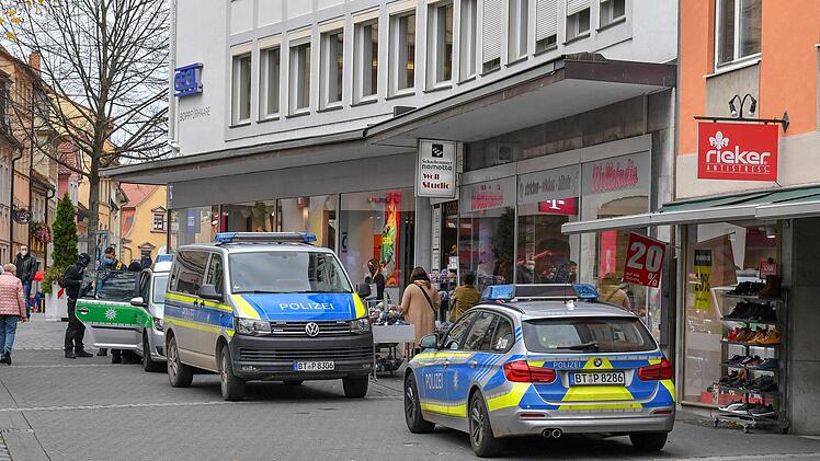 In Bamberg hat es am Dienstagmittag einen größeren Polizeieinsatz gegeben, in dessen Folge ein Mann in Gewahrsam genommen wurde. Foto: Ronald Rinklef
