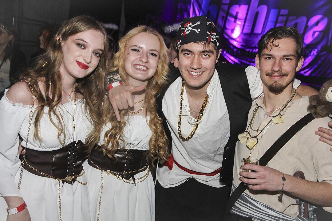Super Stimmung beim Meeder Zeltfasching 2025!