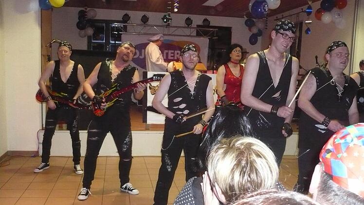 Die Horny Hornets (Männertanzgruppe Obereschenbach)