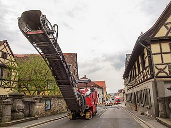 An der Kreuzung beim Hallstadter Rathaus geht jetzt Richtung Norden verkehrstechnische  nichts mehr.Foto: Stadt Hallstadt