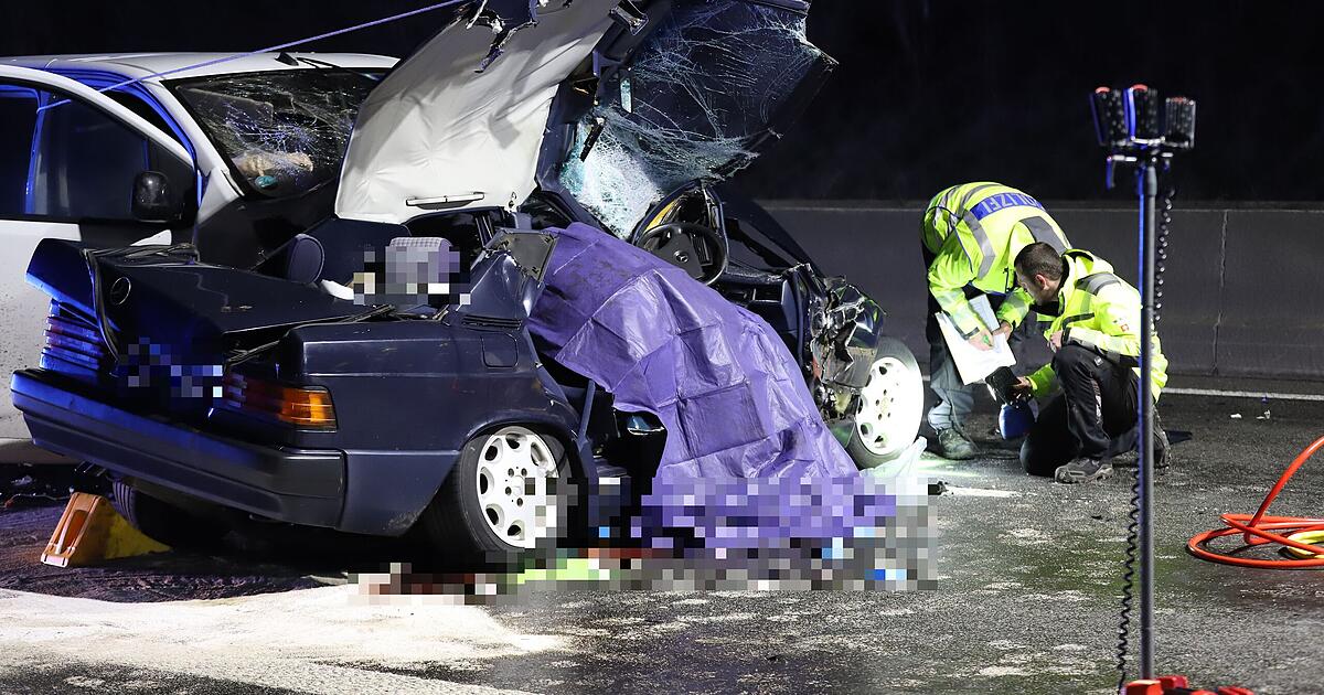 Three dead in A61 accident - | Child dies despite resuscitation attempt