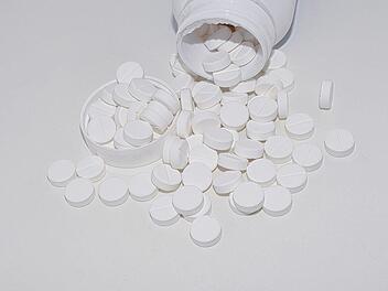 Die Zufuhr von Magnesium über Tabletten ist für einen gesunden Erwachsenen in der Regel bei einer ausgewogenen Ernährung nicht notwendig.