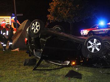 Auf dem Dach blieb der Golf liegen.  G&uuml;nther Geiling