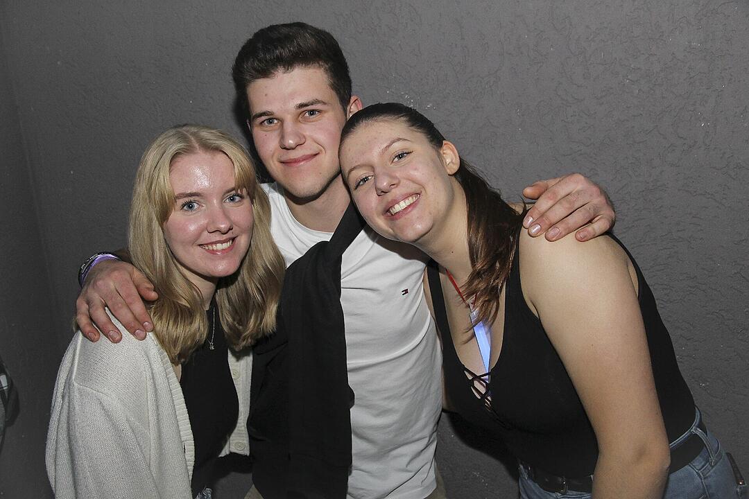 Die Partyband "Power" heizte ordentlich ein.
