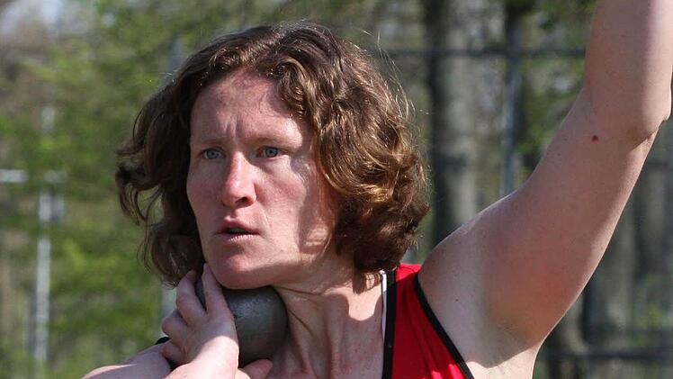 Darf sich Kugelstoß-Weltmeisterin nennen: Martina Greithanner vom TSV Münnerstadt. Foto: Nürnberger