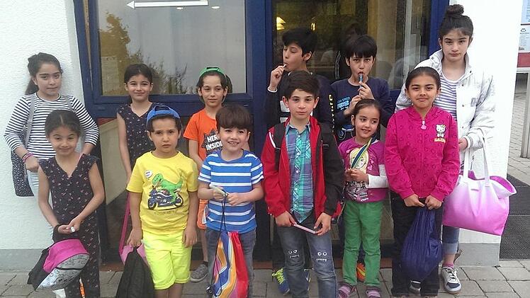 Zum ersten Mal im Schwimmbad