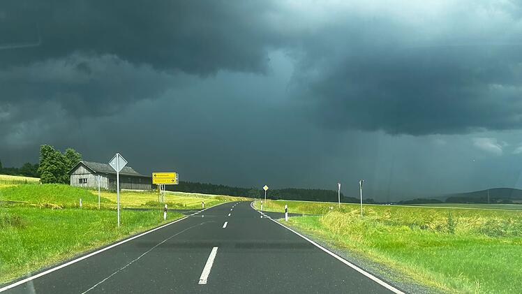Landkreis Wunsiedel: Feuerwehr berichtet von zahlreichen Einsätzen - "Autos und keine Boote"