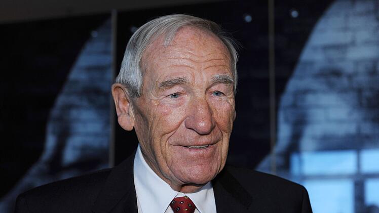 Bernd Trautmann geh&ouml;rte zu den besten deutschen Torh&uuml;tern des vergangenen Jahrhunderts. Er starb am 19. Juli 2013 in seiner Wahlheimat Spanien. Sp&auml;t erfuhr er eine Reihe von Ehrungen in Deutschland. Unter anderem erhielt er das Bundesverdienstkreuz.