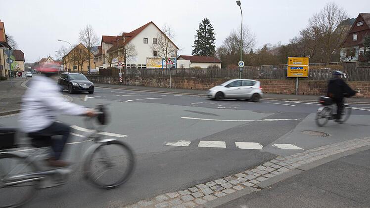 Der Ausbau des Kreisels steht noch in diesem Jahr an. Foto: Arkadius Guzy