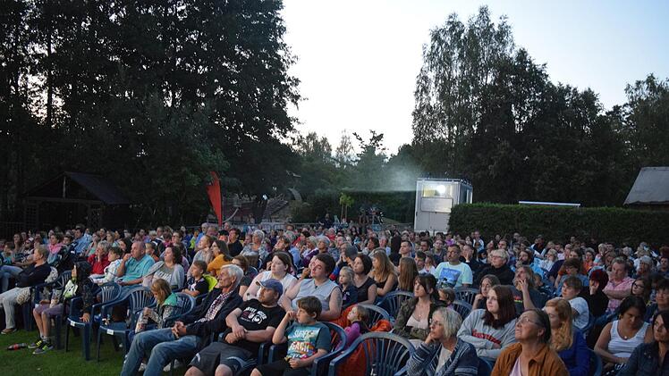 Für Jung und Alt: "Coco" lockte ein gemischtes Publikum in den Freizeitpark Villeneuve-sur-Lot. Foto: Daniela Pondelicek