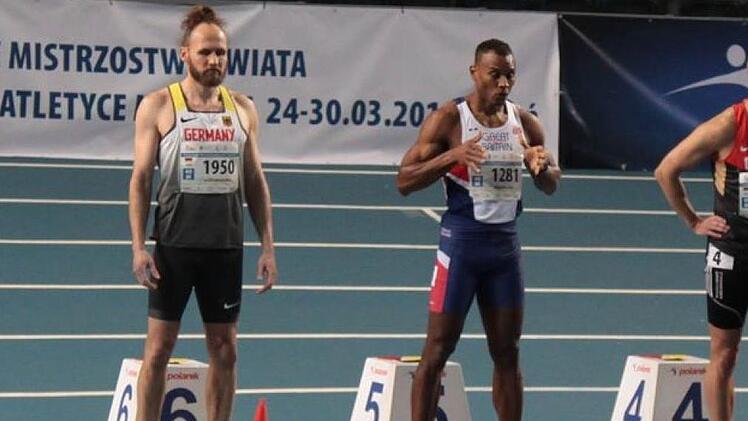 Schindzielorz (li.) und Rivale Elliott Mensah, der einen Fehlstart produzierte.