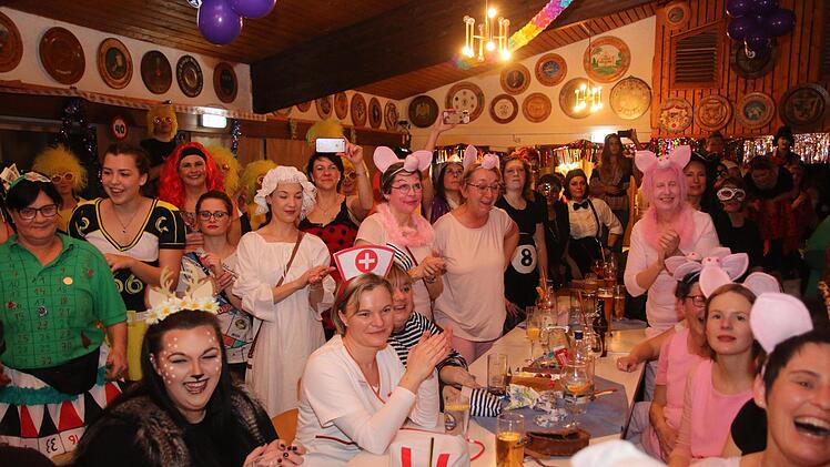 Weiberfasching des TV 48 Coburg Foto: Michael Stelzner