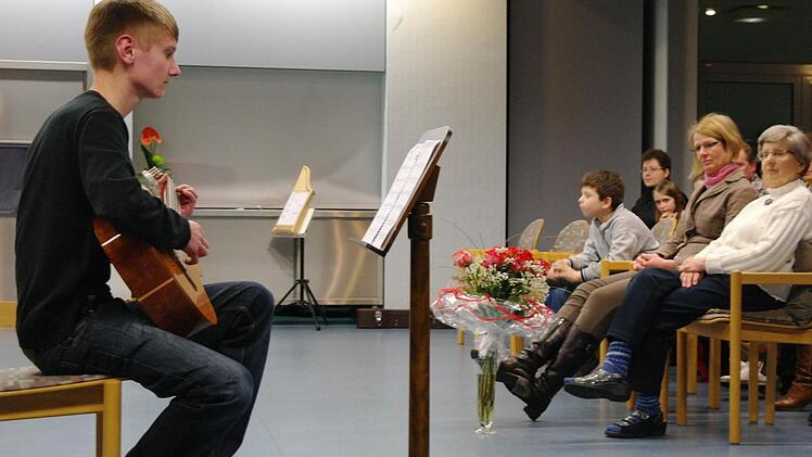 Florian Eder meisterte das Andante von Ferdinando Carulli.