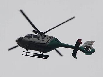 Aus der Luft sucht die Polizei das Fahrzeug des Verstorbenen. Foto: Archiv