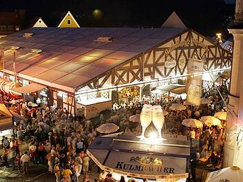 Die Bierwoche findet heuer nicht an ihrem angestammten Platz im Zentrum Kulmbachs statt. Darüber diskutierte am Freitag der Stadtrat, und dabei gingen die Emotionen hoch.  Foto: BR-Archiv/Gabriele Hänseler