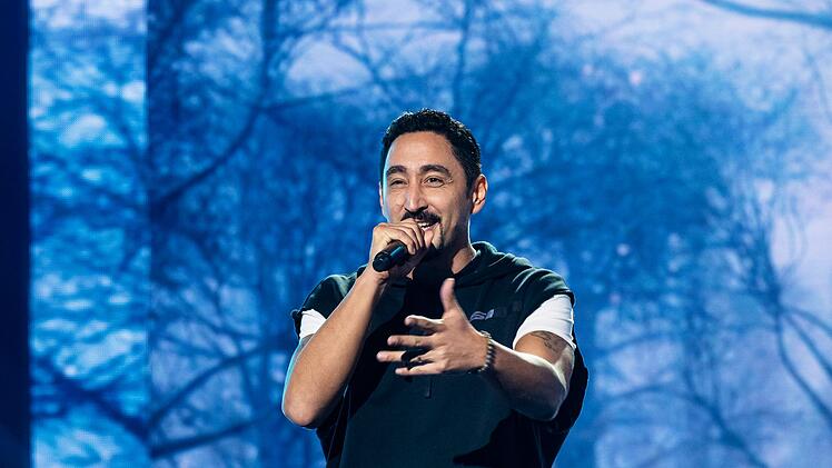 Rapper Eko Fresh performt auf der Showb&uuml;hne zur Primetime.