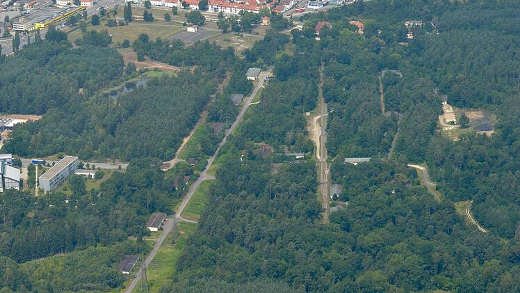 Von oben sieht die Muna fast wie ein Wald aus. Hier soll nach dem Wunsch der CSU ein neues großes Gewerbegebiet entstehen.