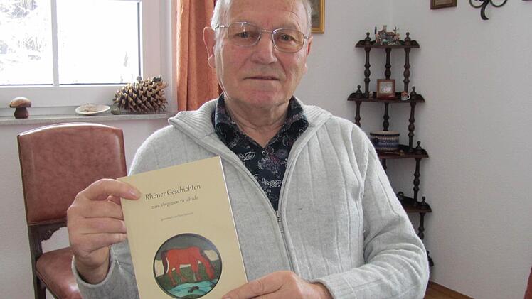 "Rhöner Geschichten zum Vergessen zu schade" von Hans Heinrich ist soeben erschienen. Foto: Sebastian Vogt