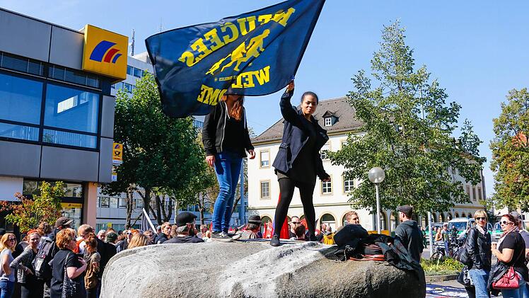 Das Bündnis gegen Rechtsextremismus trifft sich am Samstag am Bahnhof unter dem Motto: "Nazis vertreiben, Flüchtlinge bleiben!" Foto: Matthias Hoch