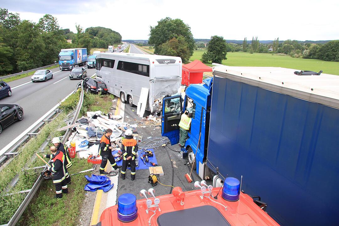 Furchtbares Unglück: Wohnmobil-Fahrer stirbt auf A3 bei Schlüsselfeld