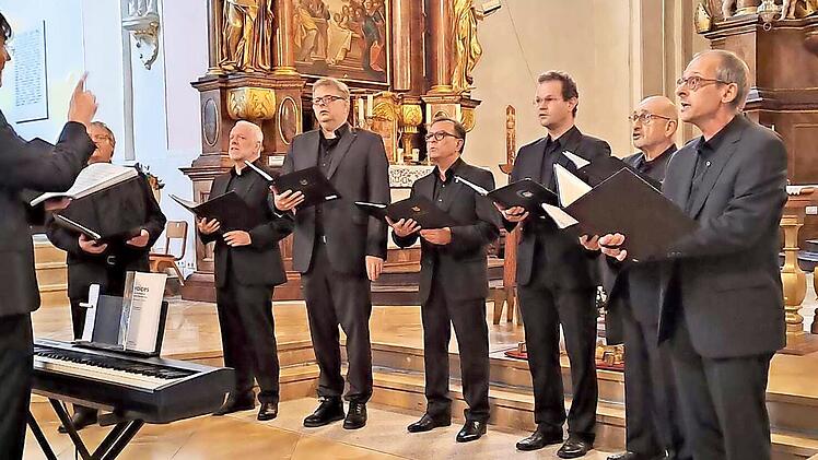 Das Doppelquartett singt im Konzert in der Pfarrkirche St. Bonifatius Weißenohe .