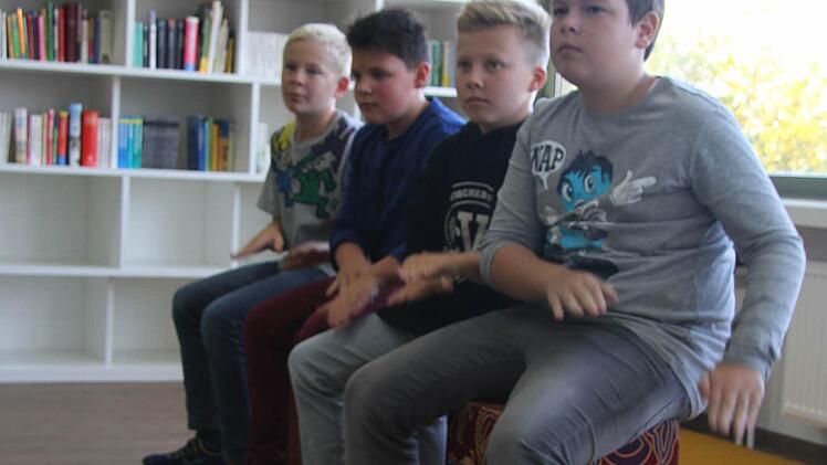 Mit lautstarken Percussion-Rhythmen umrahmte die Percussion-Group die Einweihungsfeier