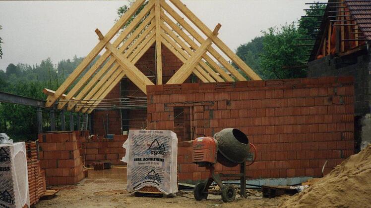 Bild von den Arbeiten am MehrzweckhausReinhard Löwisch
