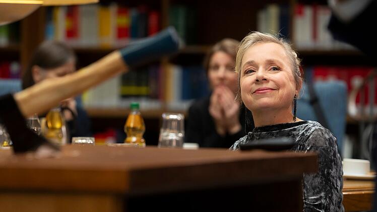 Am Muttertag ist ChrisTine Urspruch als Silke Haller in einer Wiederholung von "Tatort: Man stirbt nur zweimal" zu sehen.
