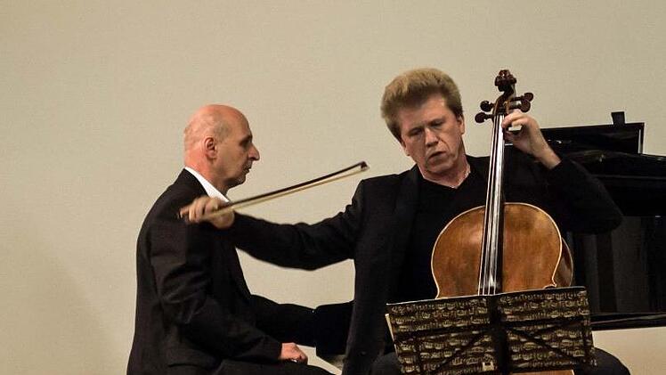 Der Cellist Michal Kanka und der Pianist Jaromir Klepác gastierten in Coburg.Foto: Jochen Berger