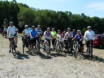 Radfahrer am Start sowie die Radler vom VCD Coburg Foto: Karin G&uuml;nther