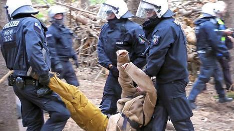 Der Dokumentarfilm "Trees of Protest" handelt vom erbitterten Kampf von Umweltaktivisten gegen den Braunkohletagebau Hambach. Foto: PR
