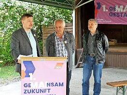 DGB-Maikundgebung in Sand (von links): Frank Firsching, Sandy Koppitz, Helmut Buld, Thomas Dietzel und Winfried Sch&uuml;tz.