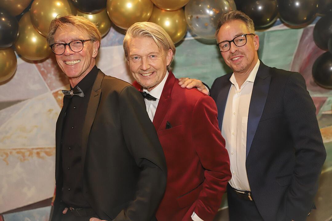 Es wurde in das Jahr 2025 gefeiert.