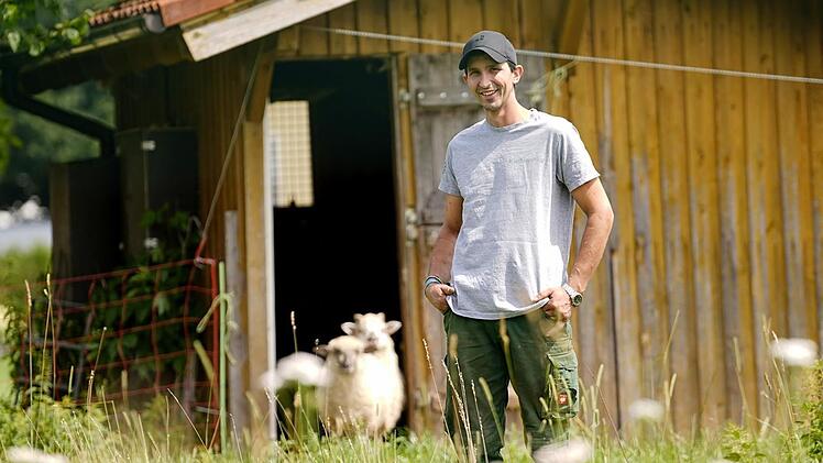 Der 32-jährige Schafhalter hofft, dass er bei "Bauer sucht Frau" seine erste Freundin findet.