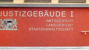 Seit drei Tagen wird in Coburg gegen einen 19-Jährigen aus dem Kreis Kronach wegen versuchten Mordes verhandelt. Foto: Jochen Berger