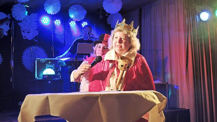 Die Queen wurde zur Schoppenkönigin ernannt. Foto: Christine Mönius