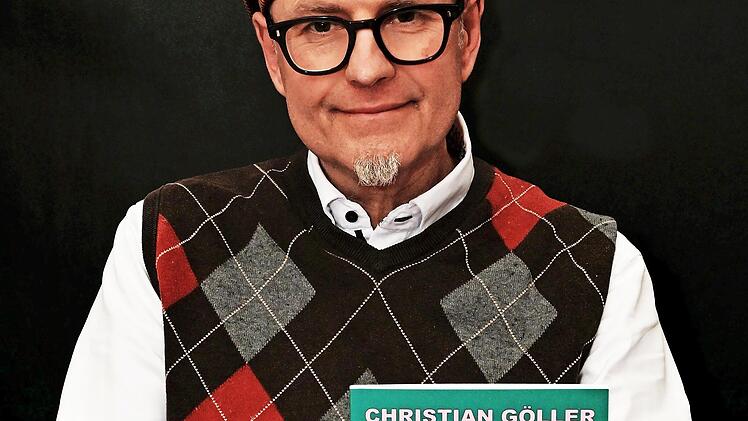 Das Bügeleisen hat Hausmann und Autor Christian Göller fest im Griff. Am Donnerstag, 18. Dezember, wird er in der Katharina-von-Bora-Kirche sein neues Buch vorstellen.