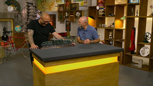 Eine vierstellige Summe f&uuml;r einen Modellzug? Der spektakul&auml;re Verkaufspreis kam in der Donnerstagsfolge von "Bares f&uuml;r Rares" nicht zuletzt deshalb zustande, weil sich ein H&auml;ndler drastisch versch&auml;tzt hatte.