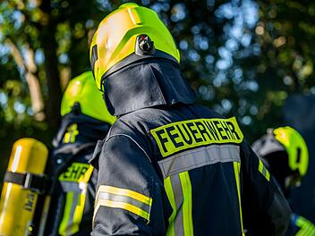 Im Kreis Coburg entz&uuml;ndete sich durch einen Funkenflug ein Baum.