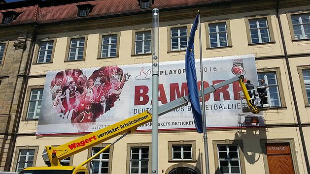 Bamberg hat ein Ziel. Daf&uuml;r darf's in einigen Bamberger Rathausstuben gerne auch mal etwas d&uuml;sterer sein.  Foto: Sabine Christofzik