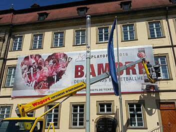 Bamberg hat ein Ziel. Dafür darf's in einigen Bamberger Rathausstuben gerne auch mal etwas düsterer sein.  Foto: Sabine Christofzik